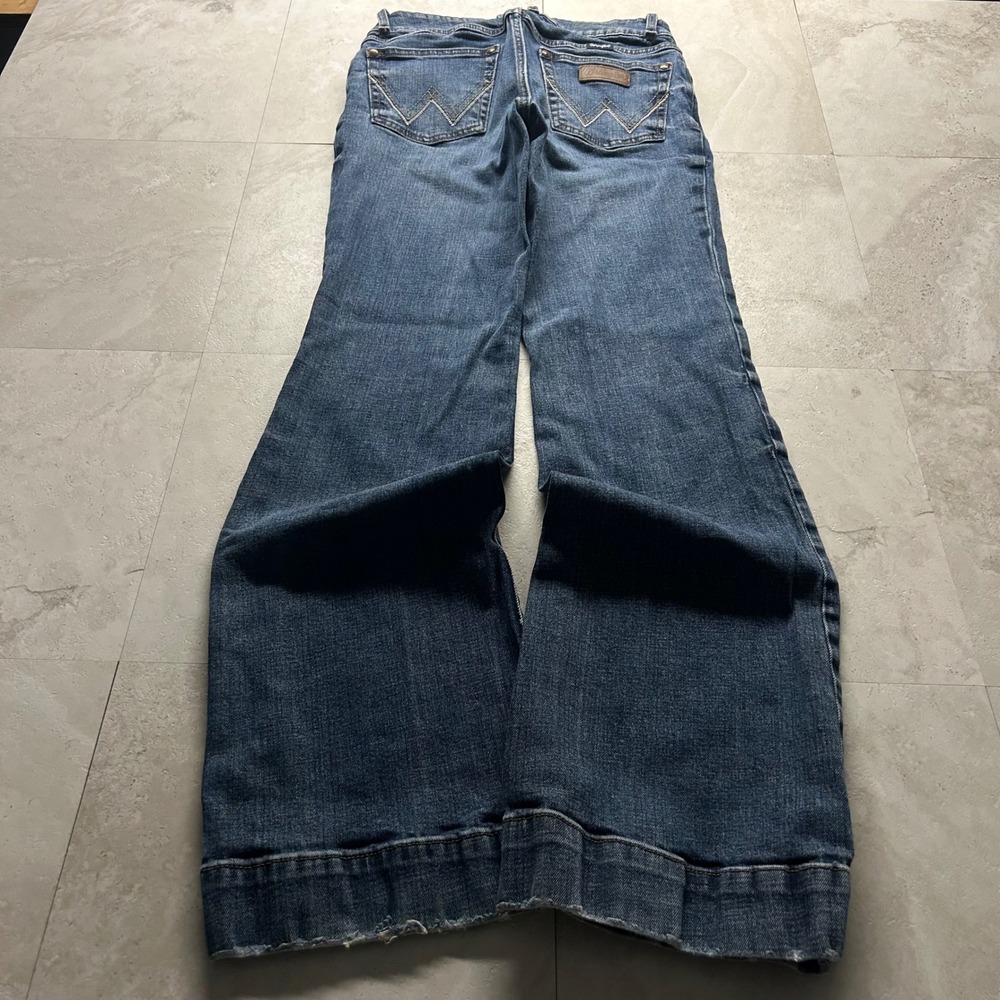 Wrangler Flare Leg Jeans Blue Women Size 5x34 Medium Wash Western Denim
